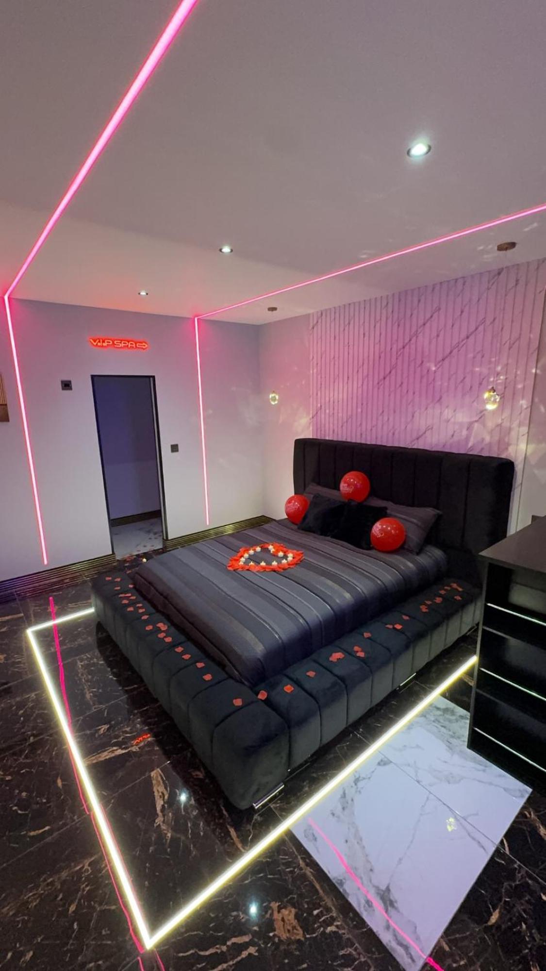 Highfield Private Spa Apartment Bradford  Bagian luar foto