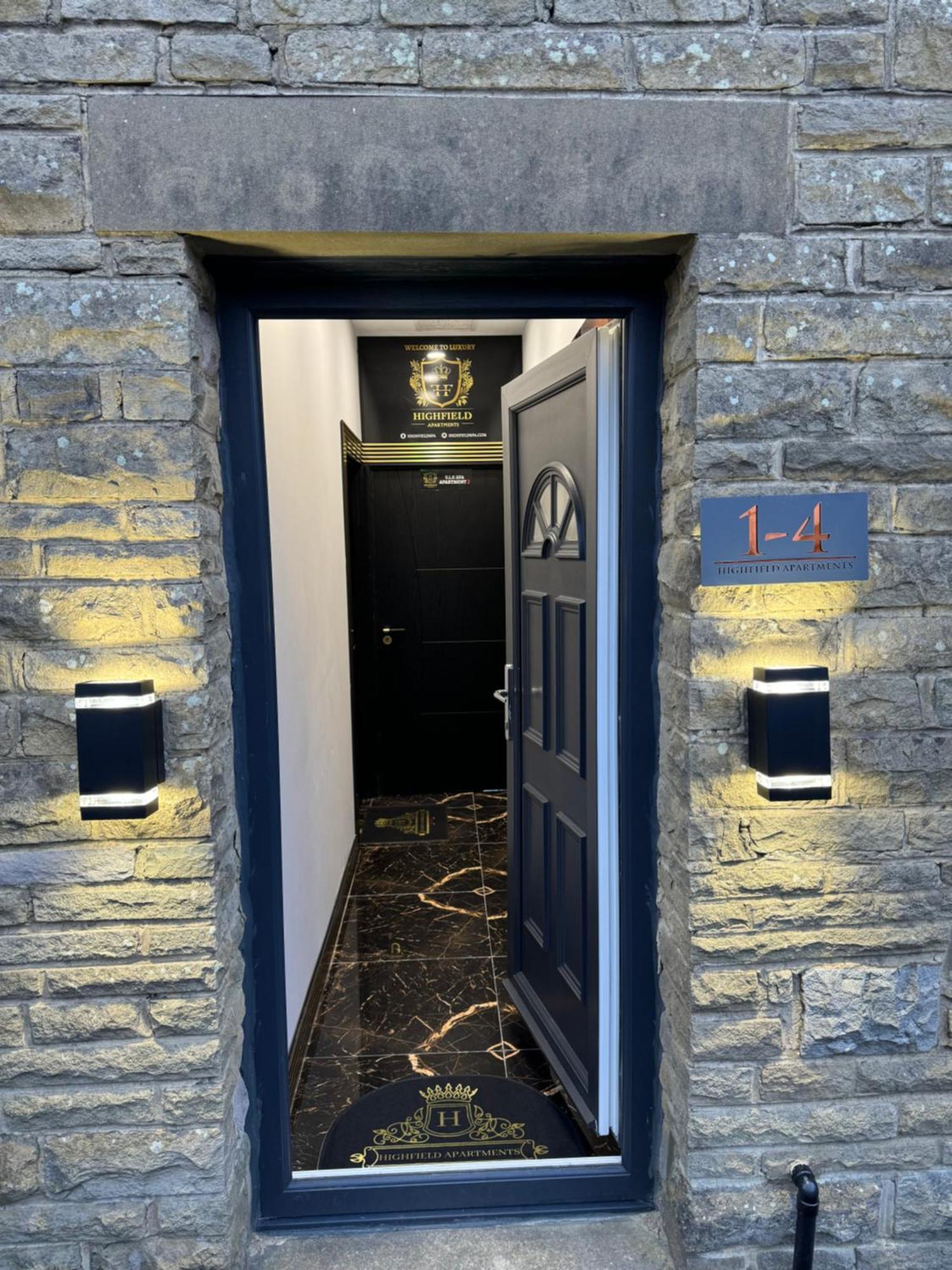 Highfield Private Spa Apartment Bradford  Bagian luar foto