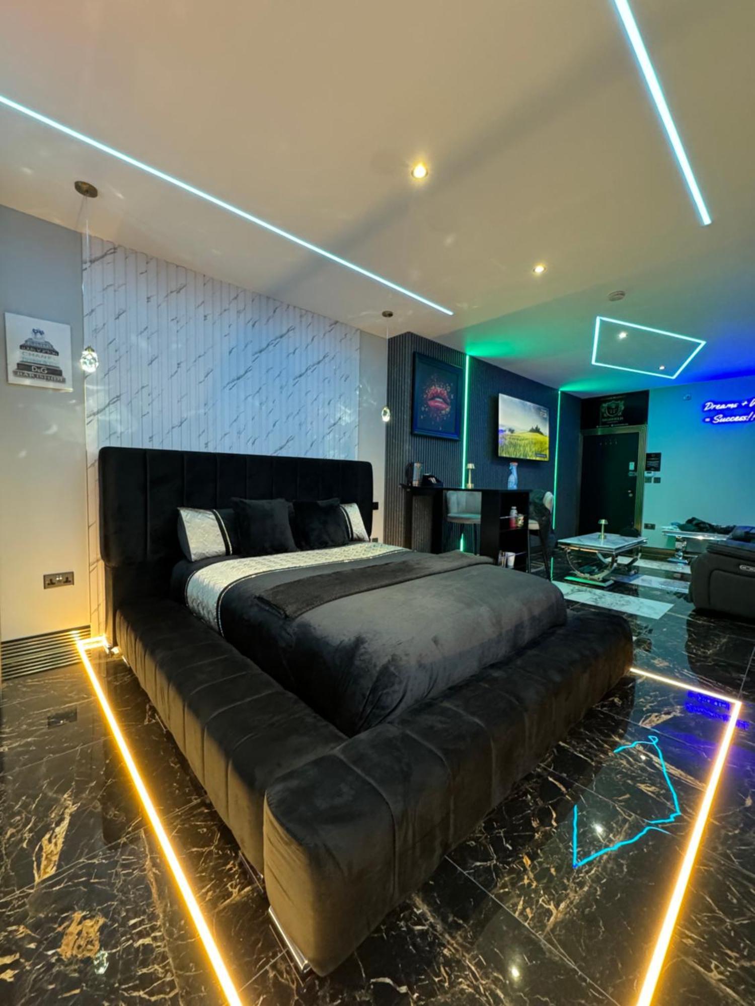 Highfield Private Spa Apartment Bradford  Bagian luar foto