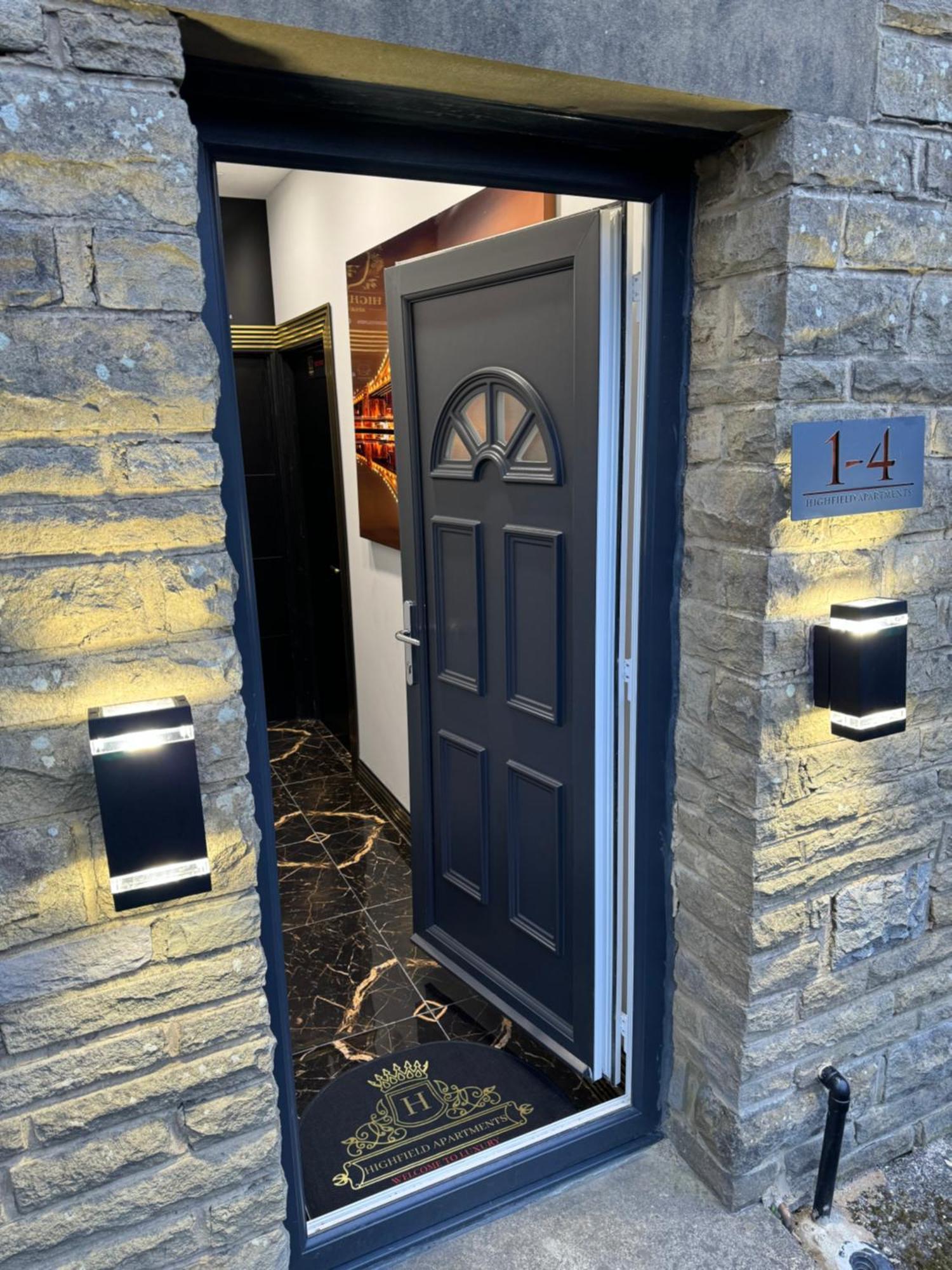 Highfield Private Spa Apartment Bradford  Bagian luar foto