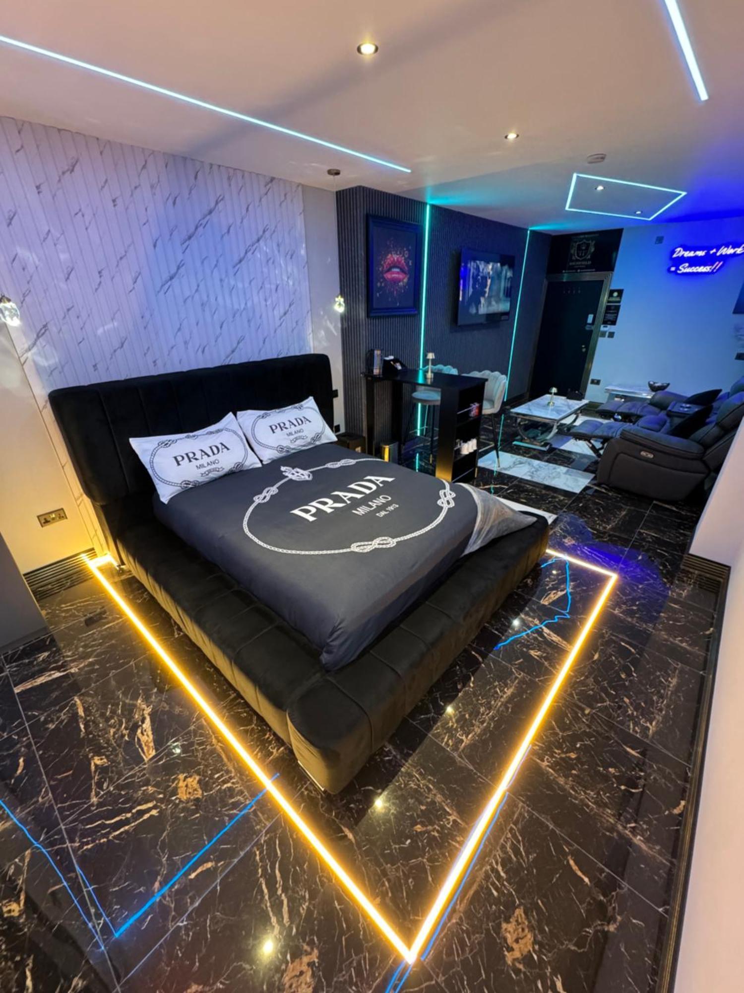 Highfield Private Spa Apartment Bradford  Bagian luar foto