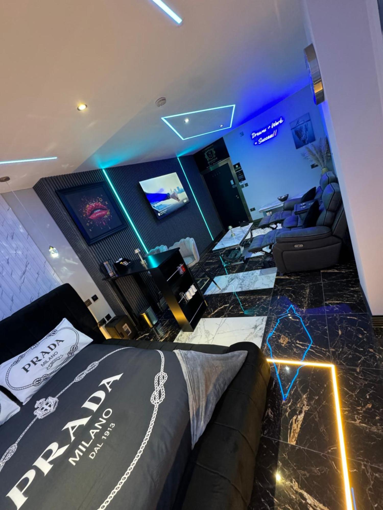 Highfield Private Spa Apartment Bradford  Bagian luar foto
